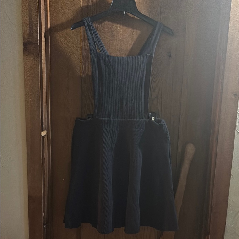 Stylish Black Cross-Back Dress